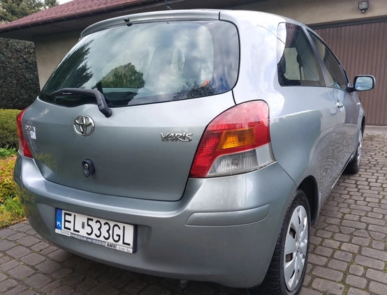 Toyota Yaris cena 18600 przebieg: 114000, rok produkcji 2009 z Łódź małe 92